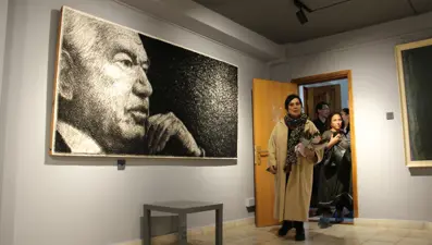 Türkan Şoray Kırgızistan'da yazar Cengiz Aytmatov'un ailesini ziyaret etti