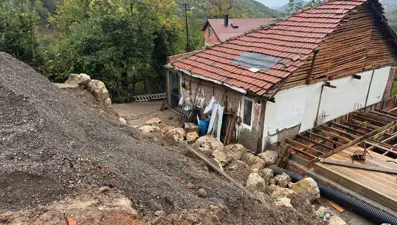 Bartın'da heyelan: Bir ev tahliye edildi