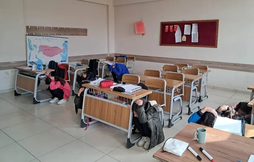 7 ilde büyük deprem tatbikatı: Tatbikat ne zaman, hangi illerde gerçekleşecek? 1 7 ilde büyük deprem tatbikatı: Tatbikat ne zaman, hangi illerde gerçekleşecek? 1