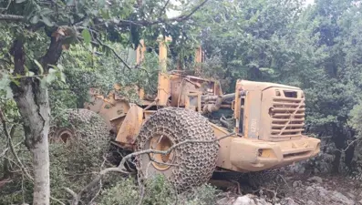 Devrilen greyderin sürücüsü hayatını kaybetti