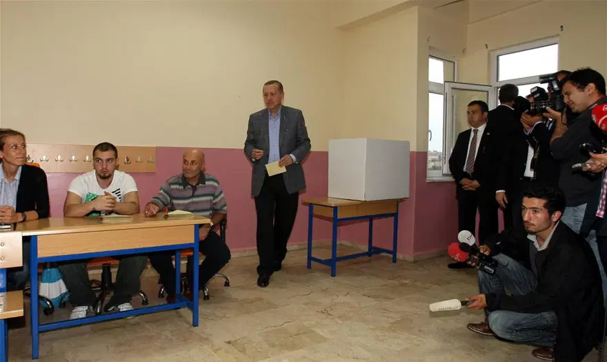 Türkiye sandık başındaydı 71