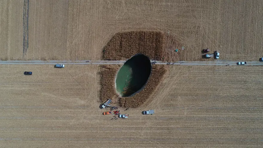 Obruk sayısı hızla artıyor! Volkanik gaz çıkışı da görülmeye başlandı 2 Obruk sayısı hızla artıyor! Volkanik gaz çıkışı da görülmeye başlandı 2