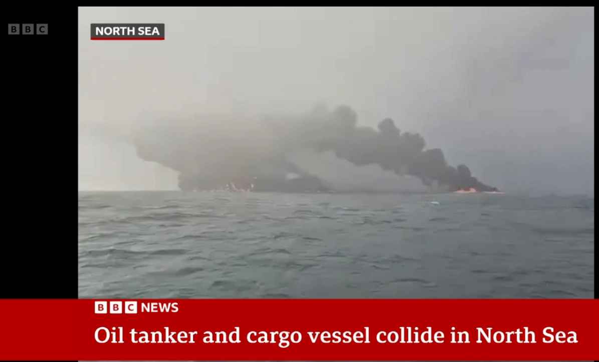 İngiliz denizinde çarpışma! Kargo gemisi battı, petrol tankeri alev aldı