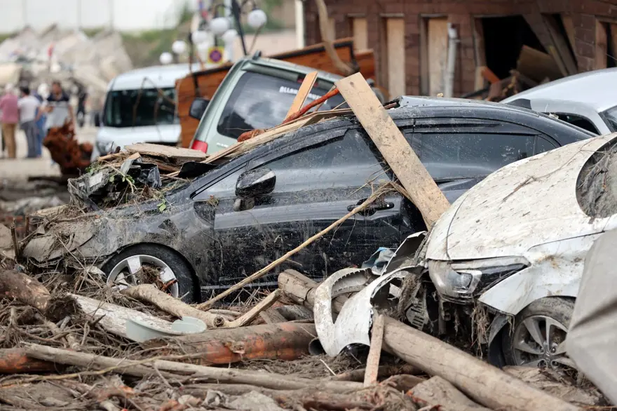 Bozkurt'ta sel sonrası araç mezarlığı 12