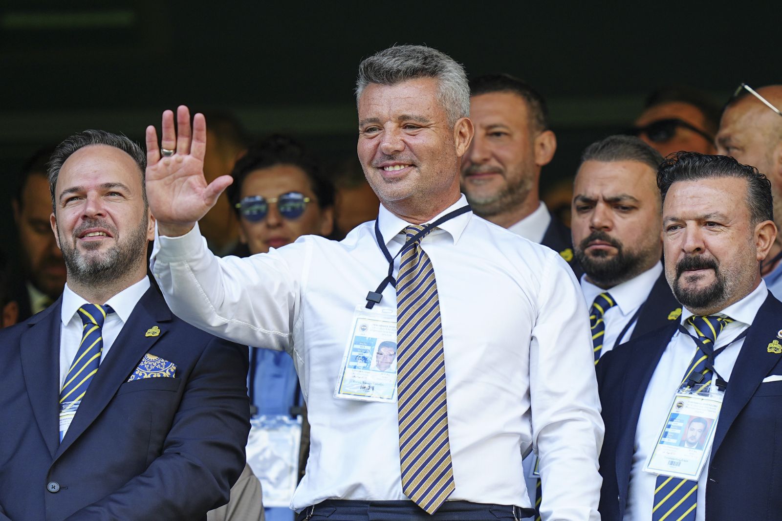 Fenerbahçe'nin yeni başkanı Sadettin Saran oldu!