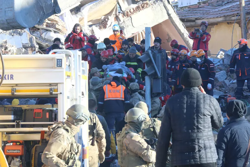 Elazığ'da 6,8'lik deprem (Bölgeden son fotoğraflar) 54