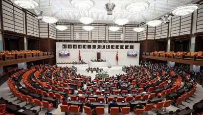 'Dezenformasyon yasası' yeni yasama dönemine kaldı