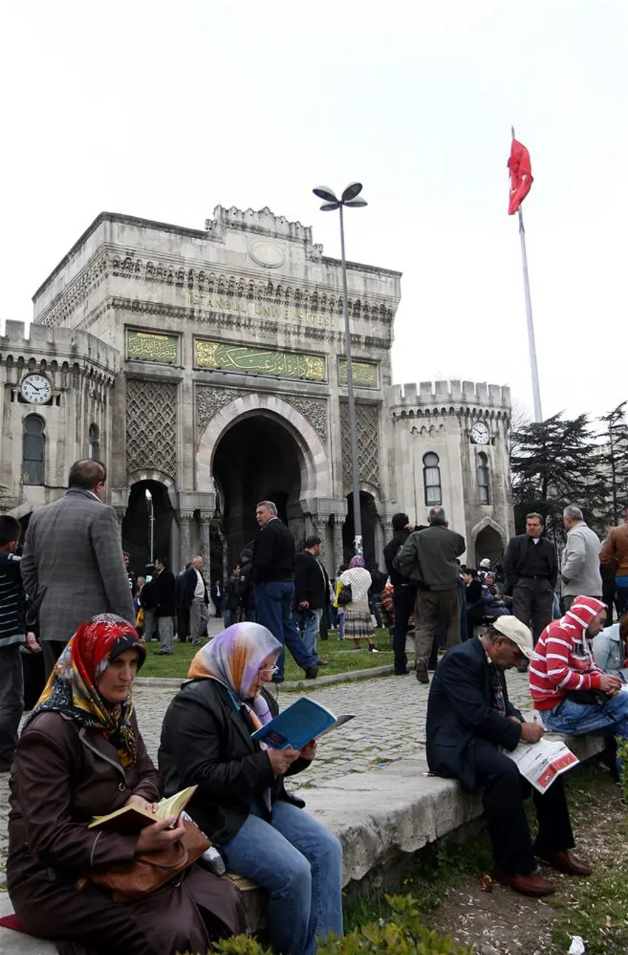 1.5 milyon aday ter döktü 4