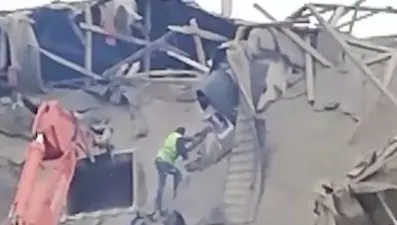 Enkaz çalışmasında Atatürk'e saygı