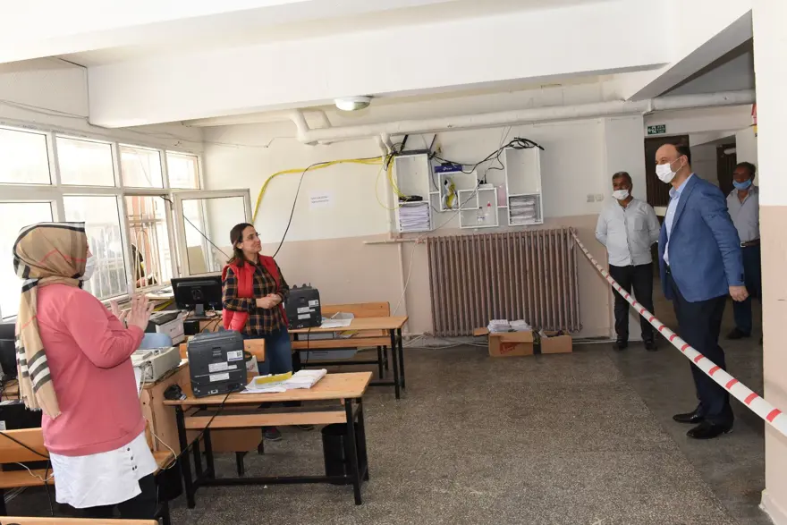 Şanlıurfa Valisi: PTT’deki yoğunluğun önüne geçemiyoruz 8 Şanlıurfa Valisi: PTT’deki yoğunluğun önüne geçemiyoruz 8