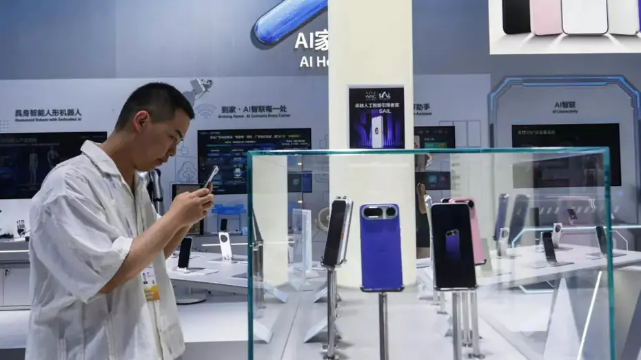 Alışkanlıkları kökten değiştirecek. Çin'deki teknoloji fuarında yapay zekalı akıllı telefonlar tanıtıldı