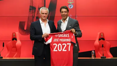 Benfica futbol tarihine geçti