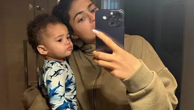 Gizem sona erdi! Kylie Jenner oğlunun adını değiştirdi ve ilk kez yüzünü paylaştı