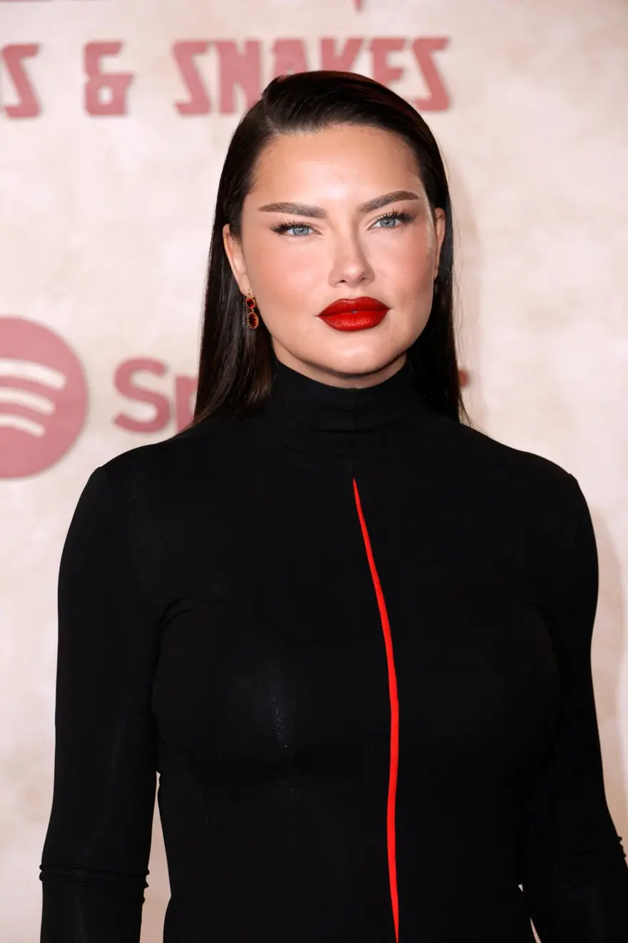 Yüzündeki değişimle şaşırtan Adriana Lima sessizliğini bozdu 1 Yüzündeki değişimle şaşırtan Adriana Lima sessizliğini bozdu 1