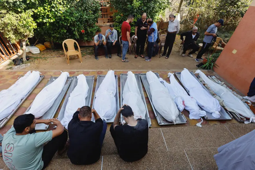 Fransız sunucu, İsrail ordu sözcüsünü yayından aldı: Sivilleri öldürüyorsunuz 8