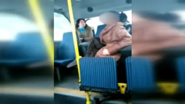 Minibüste başörtülü genç kıza saldırı davasında karar