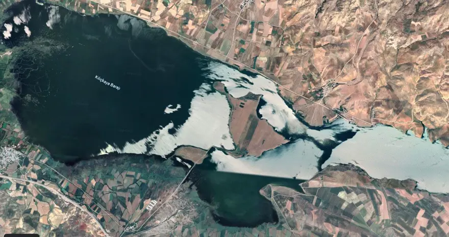 "SON DERECE GÜZEL BİR YERDE" 3