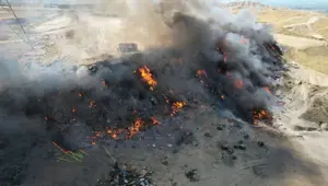 Denizli’de çöplük alanda yangın: Yükselen duman kentin büyük bölümünden görülüyor Denizli’de çöplük alanda yangın: Yükselen duman kentin büyük bölümünden görülüyor