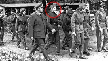 Merkel’in askerlik fotoğrafı ortaya çıktı