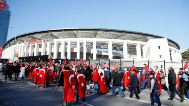 İstanbul'daki saldırıya protesto