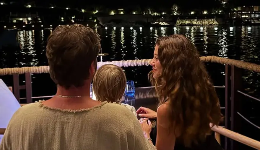 Kıvanç Tatlıtuğ ile Başak Dizer deniz kenarında. Yeni rotaları belli oldu 1