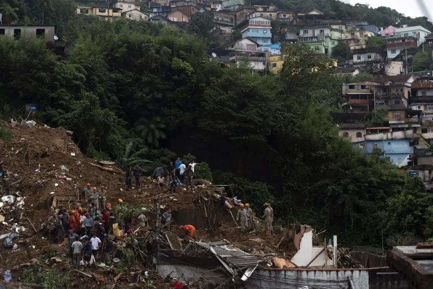 Brezilya’daki sel felaketinde ölenlerin sayısı 104’e çıktı 18 Brezilya’daki sel felaketinde ölenlerin sayısı 104’e çıktı 18
