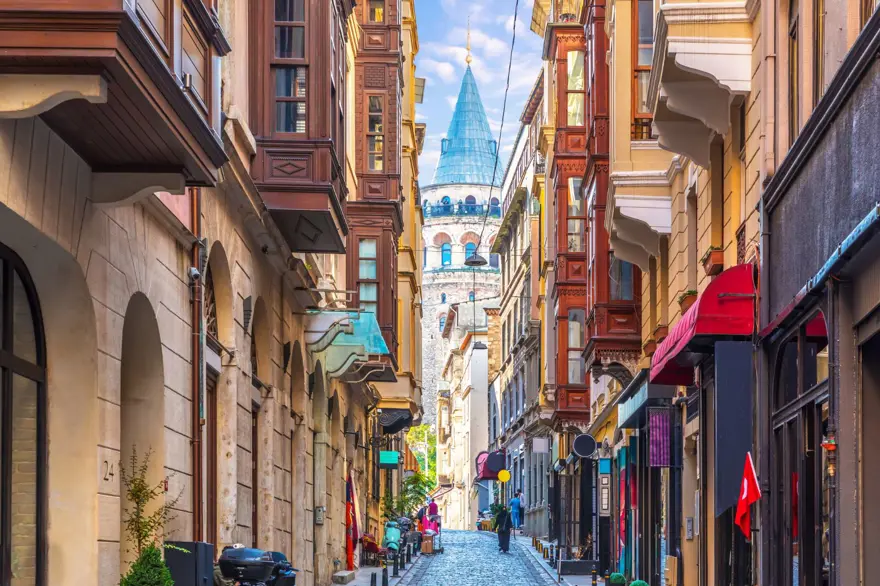 GALATA KULESİ'Nİ KİM YAPTIRDI? 3 GALATA KULESİ'Nİ KİM YAPTIRDI? 3