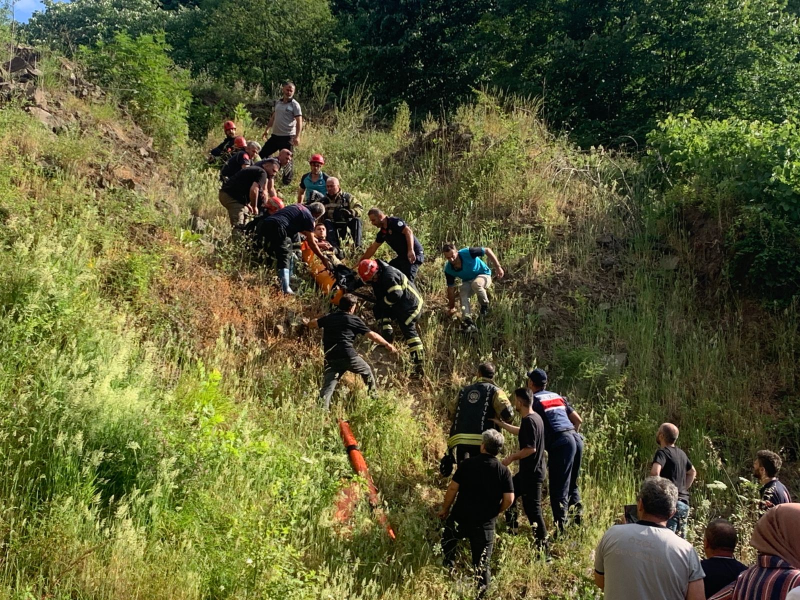 Kocaeli'de acı olay: Çocuğunu kurtarmaya çalışan anne öldü