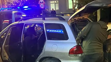 Projektörle tavşan avladılar