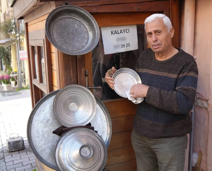 Zamana yenik düşen meslek: "O günleri mumla arıyoruz" 