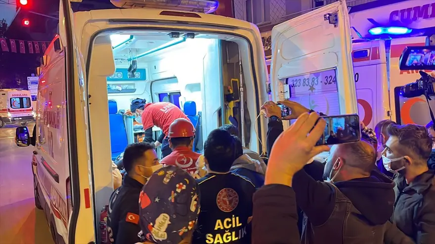 Malatya'da iki katlı bina çöktü: Olay yerinden fotoğraflar 