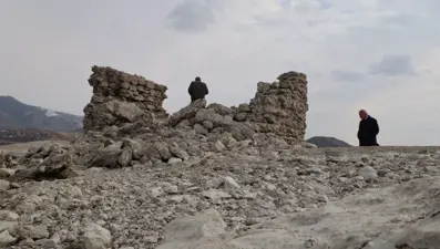 Pertek Kalesindeki sular çekildi: Askeri nizamiye gün yüzüne çıktı