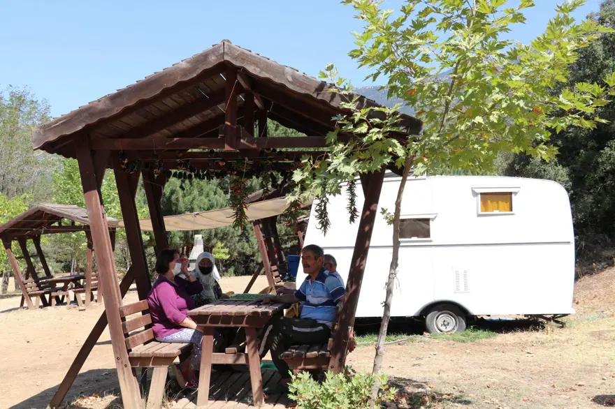 Ege'nin zirvesi Covid 19'dan kaçan karavancıların uğrak noktası oldu 4 Ege'nin zirvesi Covid 19'dan kaçan karavancıların uğrak noktası oldu 4