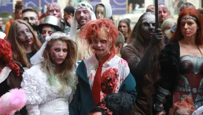 Zombi istilası: Belgrad'da renkli görüntüler