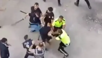 Şanlıurfa’da iki grup arasında taşlı sopalı kavga