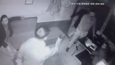 Taksi gelmedi diye silahla durağı bastı: Saldırganın yaşından çok suç dosyası var!