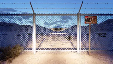 51. Bölge'den sağ kurtuldu: "Çölün ortasında gizli bir üs var"