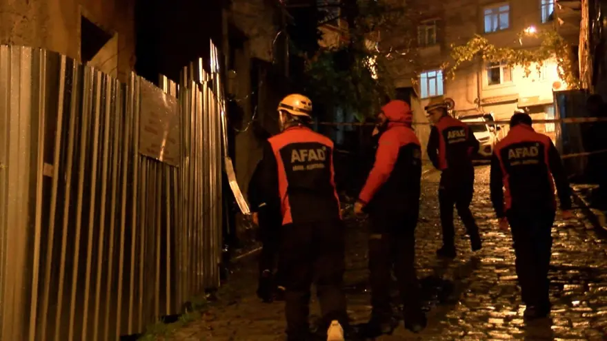 Çöken metruk bina Gökhan Özoğuz'a ait çıktı 3