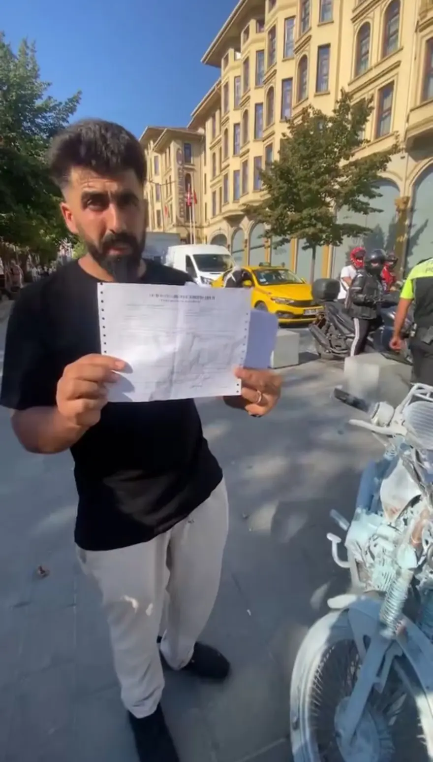 Muayenesini yaptıramadığı motosikleti trafikten men edildi: Sinirlenip ateşe verdi 1