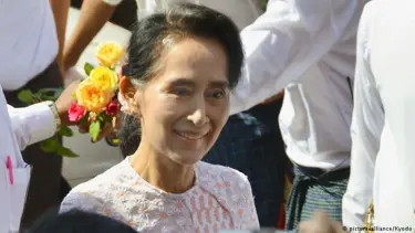 Myanmar'da Suu Kyi tek başına iktidar