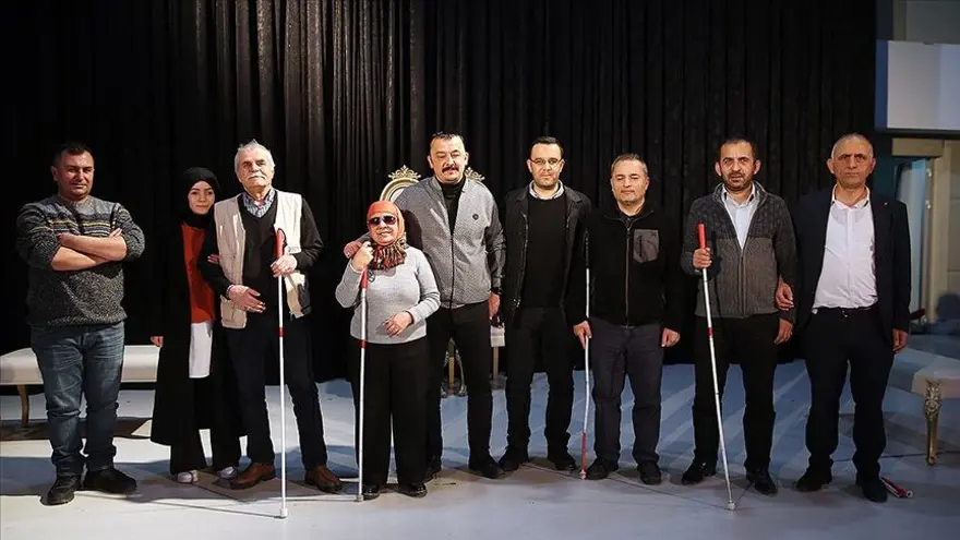 Görme engellilerden oluşan Ekip Moni üçüncü oyununu sahnelemeye hazırlanıyor 1 Görme engellilerden oluşan Ekip Moni üçüncü oyununu sahnelemeye hazırlanıyor 1