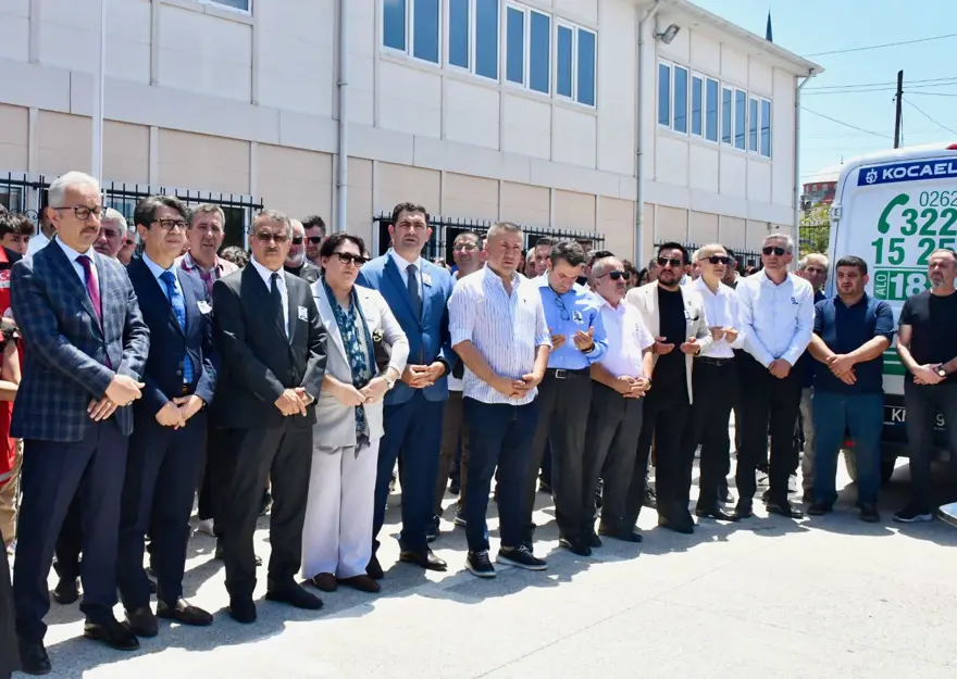 Öldürülen lise müdür yardımcısı son yolculuğuna uğurlandı 8 Öldürülen lise müdür yardımcısı son yolculuğuna uğurlandı 8