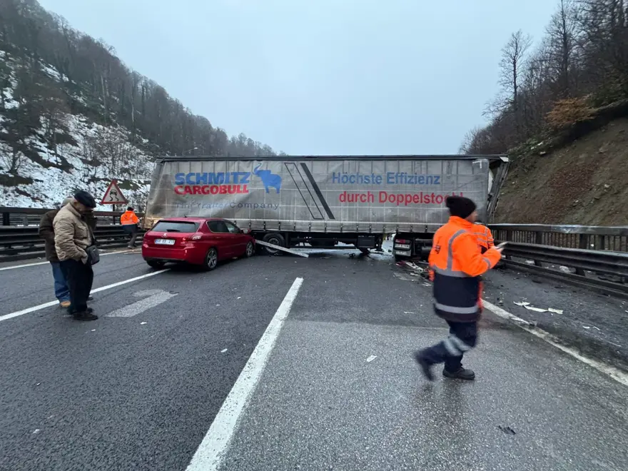 Bolu Dağı Tüneli çıkışında kaza 2