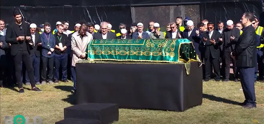 FETÖ elebaşı Gülen, çiftlik evinin bahçesine gömüldü 6