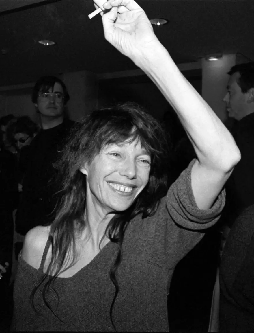 Dünyaca ünlü şarkıcı ve oyuncu Jane Birkin hayatını kaybetti 11