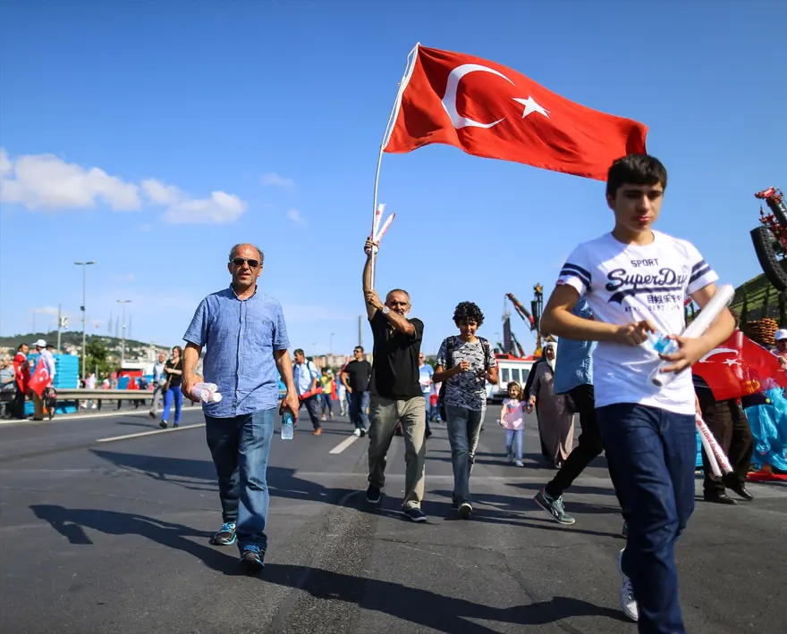 Köprüde Milli Birlik Yürüyüşü 18 Köprüde Milli Birlik Yürüyüşü 18