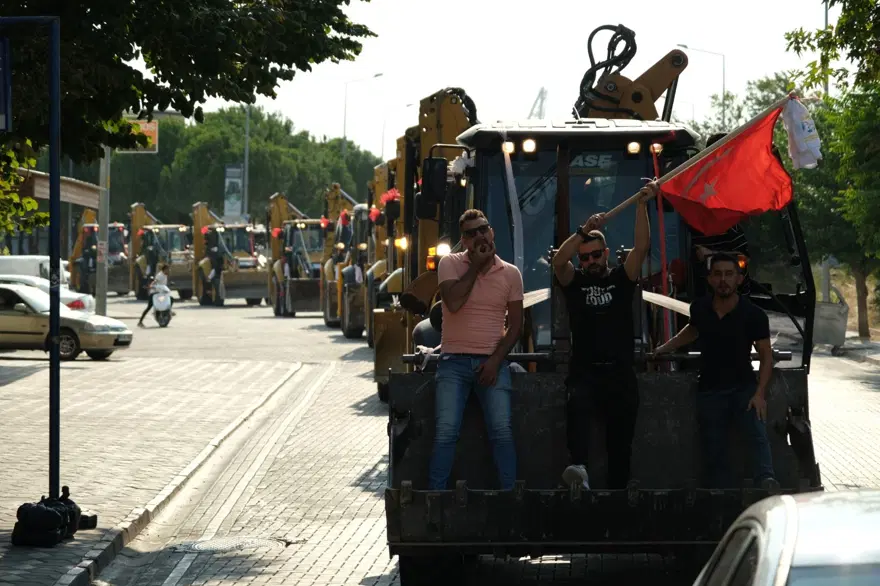 Düğün konvoyunu gören dönüp bir daha baktı 9