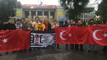 İslambek Kuat'a baklavalı teşekkür