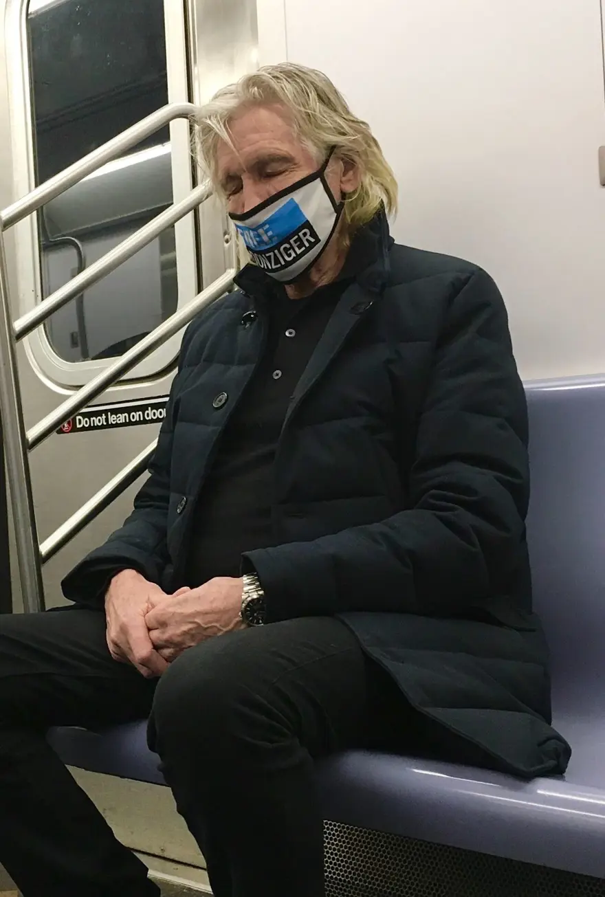 Oyuncu Merve Boluğur otobüste (Toplu taşıma kullanan ünlüler) 7