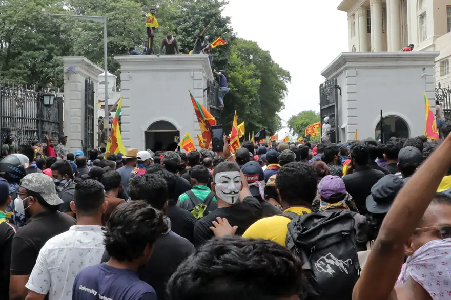 Sri Lanka'da son durum: Başbakan ve Devlet Başkanı'ndan istifa kararı 18 Sri Lanka'da son durum: Başbakan ve Devlet Başkanı'ndan istifa kararı 18